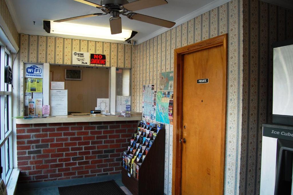 Towne Motel Alexandria Bagian luar foto